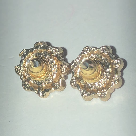 Vintage Gold Tone & Rhinestone 3D Rose Gold Tone Flower Boho Pierced Earrings - Picture 3 of 6